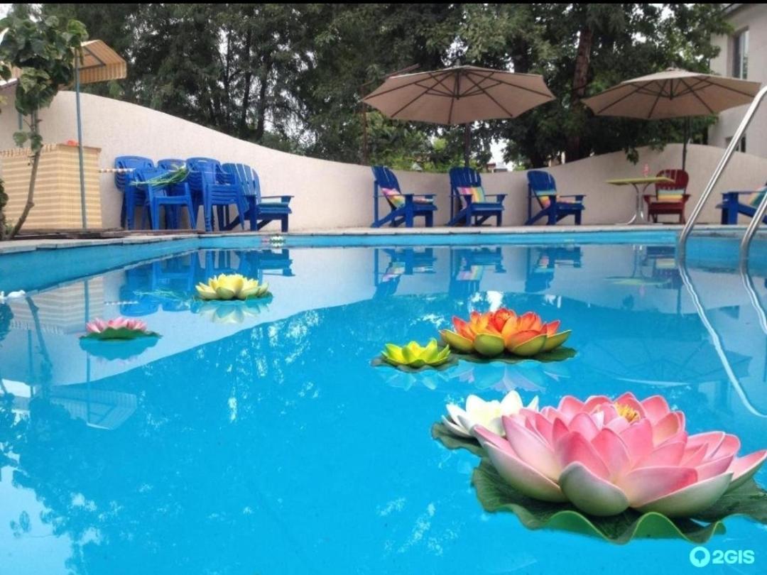 Strelets Hotel Biskek Kültér fotó
